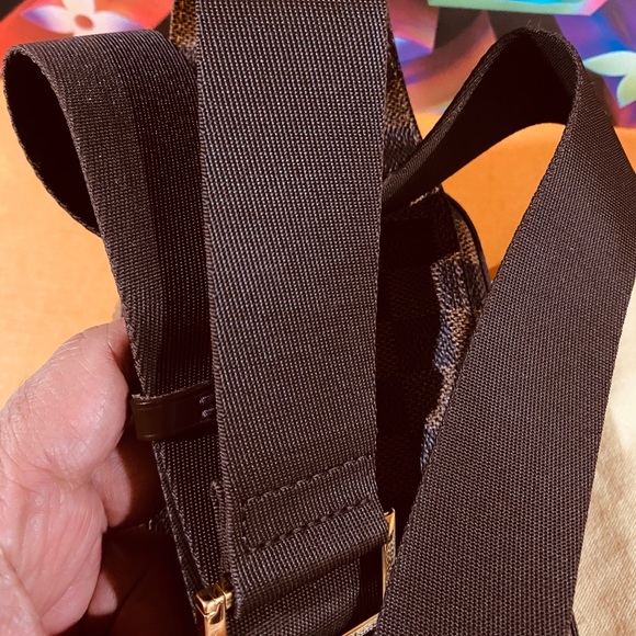 🧸🧸🧸 Authentic Louis Vuitton Geronimo Bodybag - Picture 11 of 15